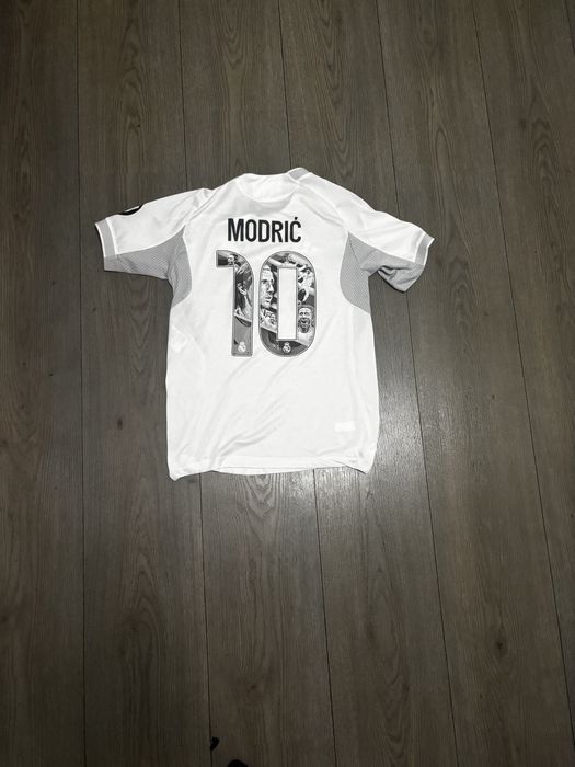 Real Madrid екип