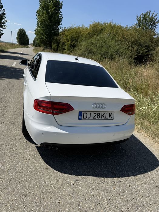 Vând Audi A4 B8