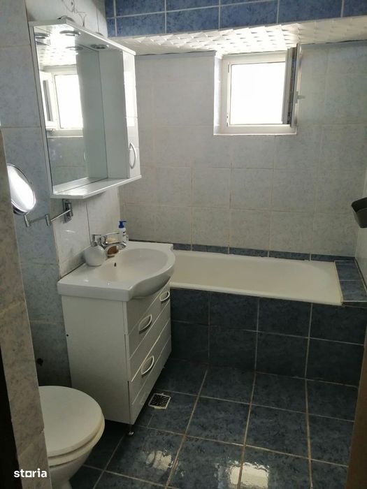 Unirii Bulevard colt cu Nerva Traian, ap. 2 camere pregatit pt mutare