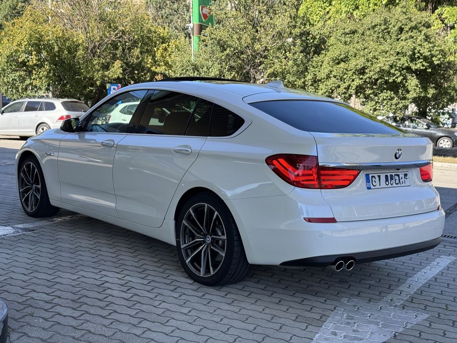 Bmw 530 GT  2013 panoramic