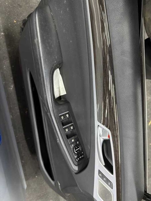 Дверь Genesis G80 2016