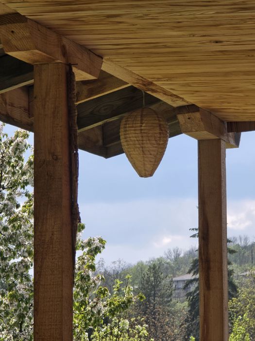 Фалшиво гнездо против оси и стършели