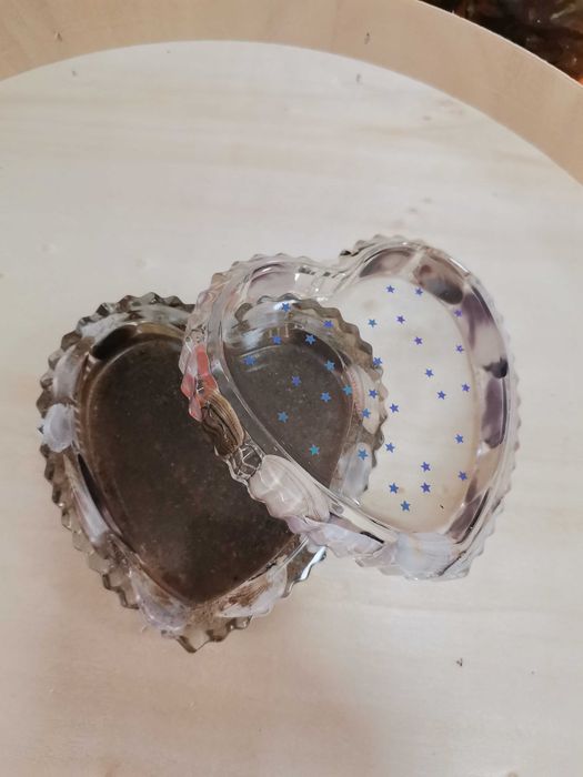 Кутийка от епоксидна смола