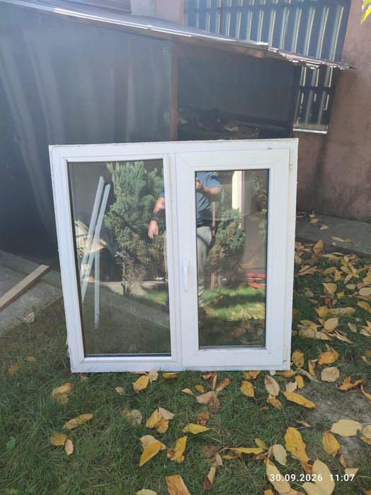 Tamplarie pvc culoare nuc si alb