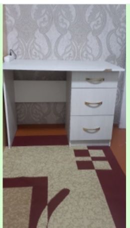 Продам компьютерный стол б/у
