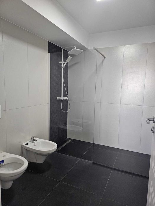 De vânzare Apartament 4 camere,bloc nou!