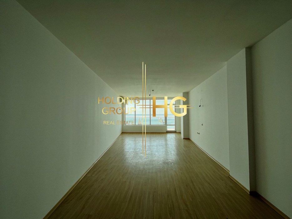 Продава се Тристаен апартамент в Бяла - 231 кв.м за 455 €/кв.м - Снимка #1