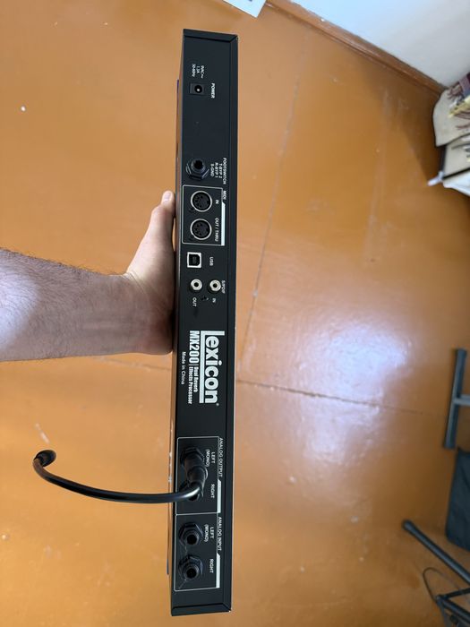 Процессор эффектов Lexicon MX200