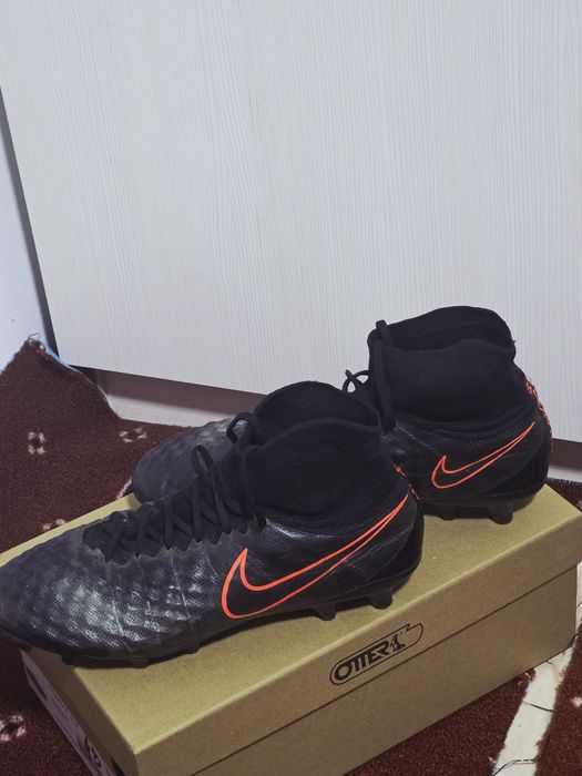 Vand crampoane nike