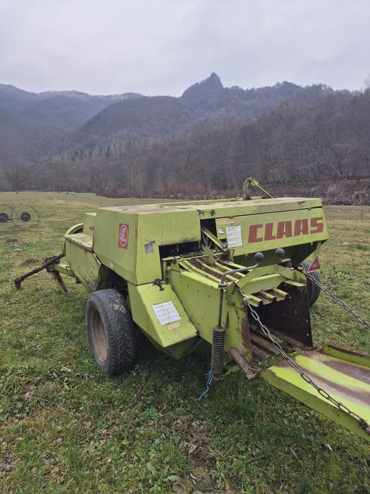 Vând balotiera dreptunghiulara