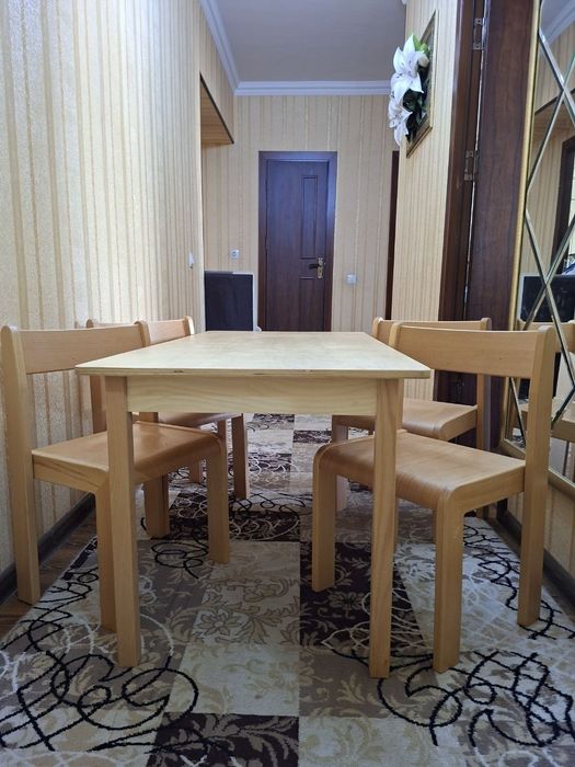 Детский стол со стулом