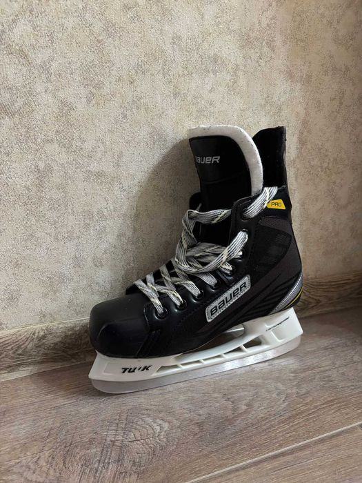 Коньки хоккейные