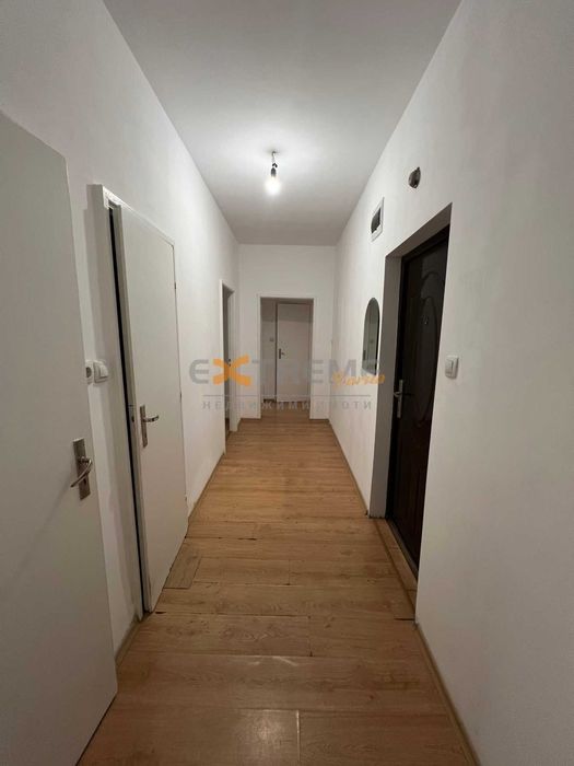 Продава се Тристаен апартамент в Варна, Базар Левски - 68 кв.м за 2927 €/кв.м - Снимка #4