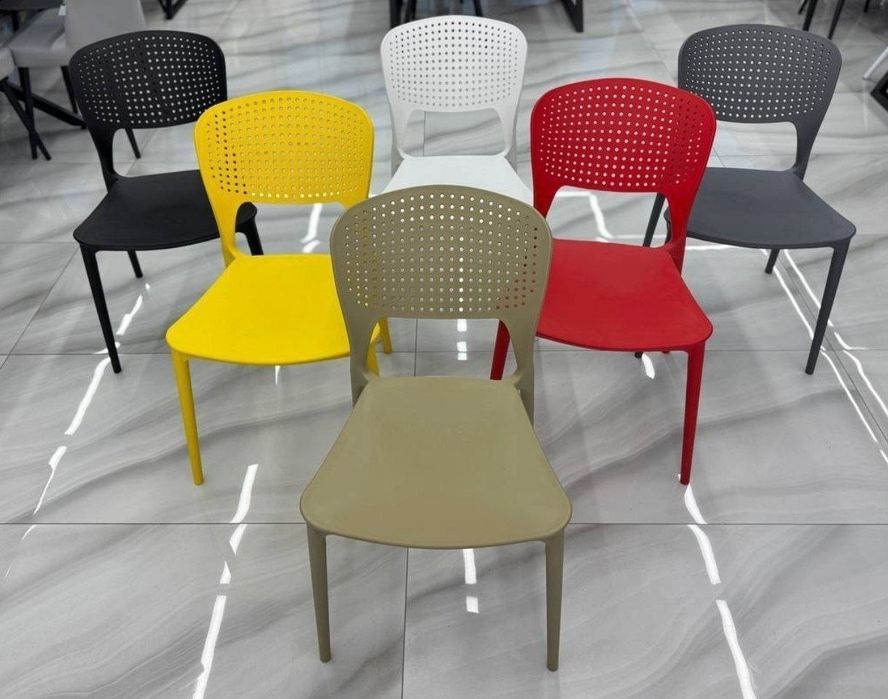 Plastmassa stullar пластиковые стулья