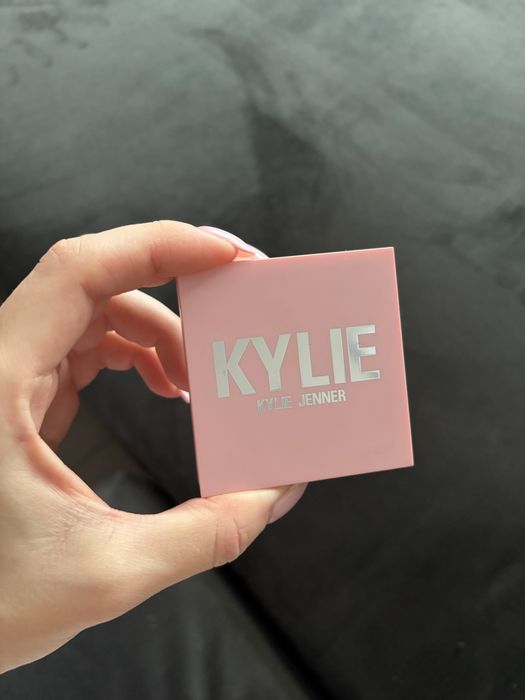 Rare beauty, Becca и Kylie cosmetics гримове