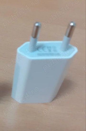Încărcător Universal pentru Telefoane și Tablete cu ieșire USB 5V 1A și 5V 1,5A