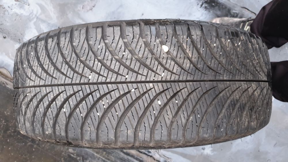 Гума като нова 195 55 16 гуд йър всесезонна