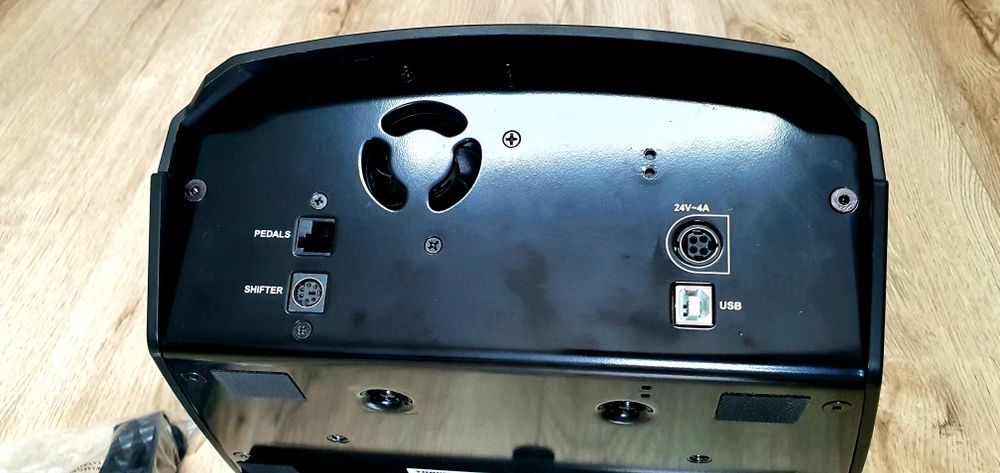 Volan Gaming Thrustmaster Ts-Pc Racer (Defect) pentru piese .