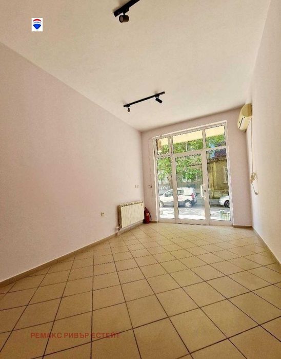 Продава се Офис в Русе, Център - 22 кв.м за 3087 €/кв.м - Снимка #1