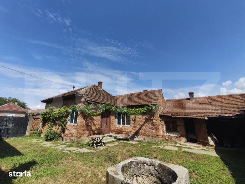 Casa cu teren de vanzare, 370 mp, zona Sibot