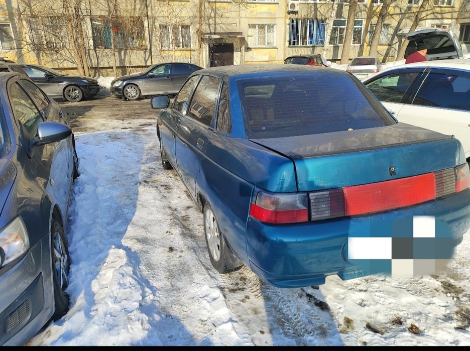 Продам ваз 2110  карбюратор 1999год