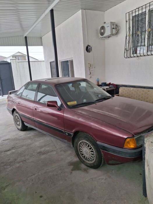 Машина Audi 1991 года
