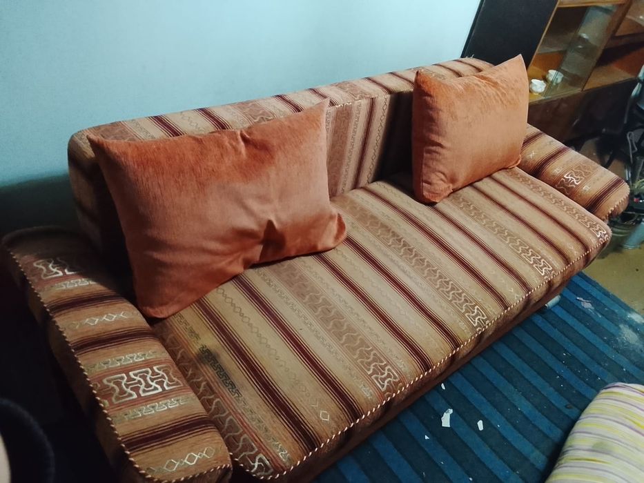 Продам диван широкий