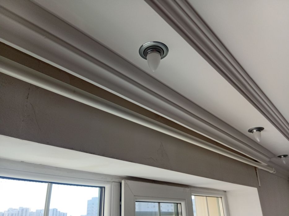 Продам карниз белый Икеа