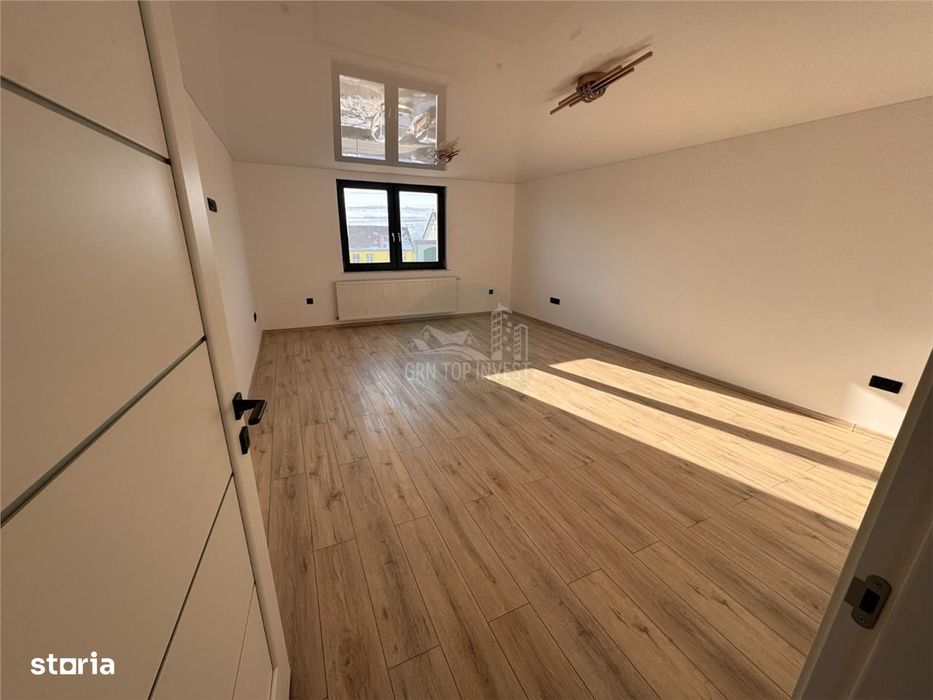 Casa cu 4 camere si 3 bai pretabila birouri in Sura  Mare