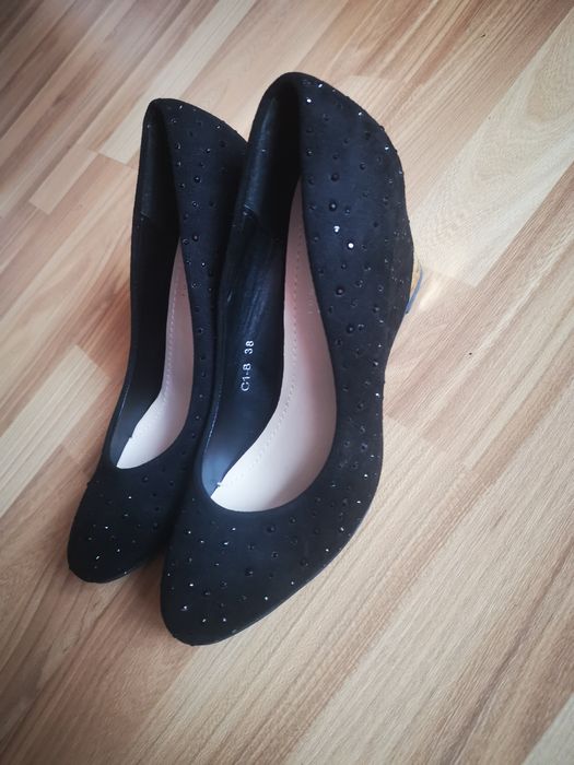 Pantofi eleganti nr 38 Noi