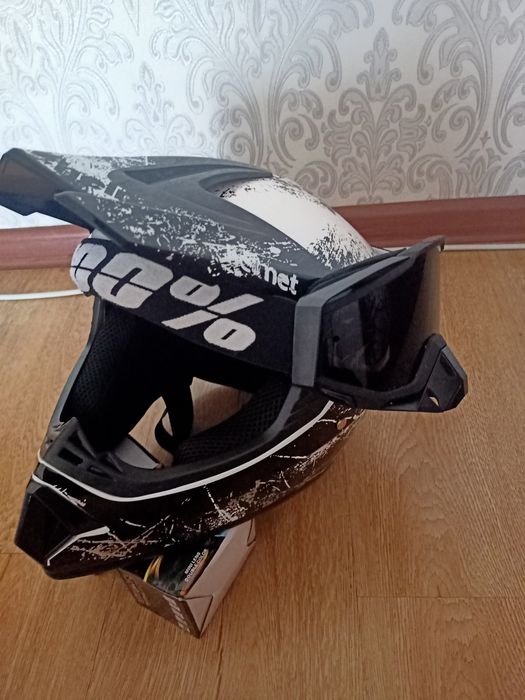 Продам шлем и доп фары