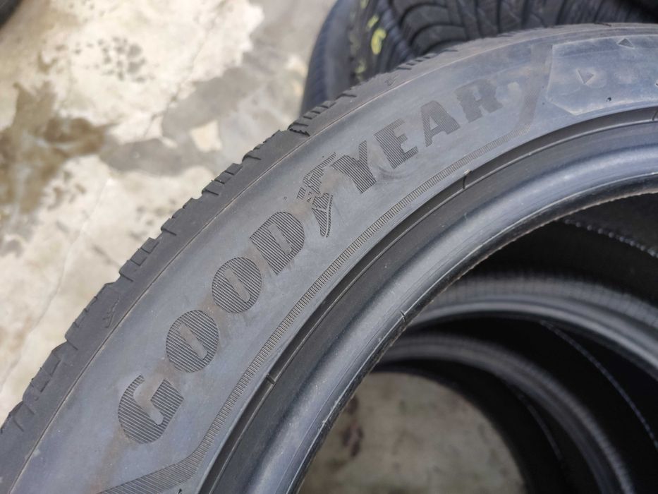 2бр Зимни гуми 245 45 19 - Goodyear - DOT 2023