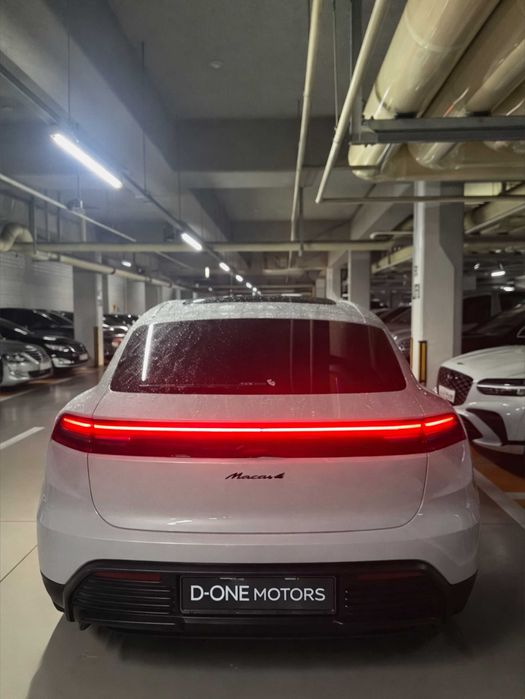 Porsche Macan EV 4 2025 год