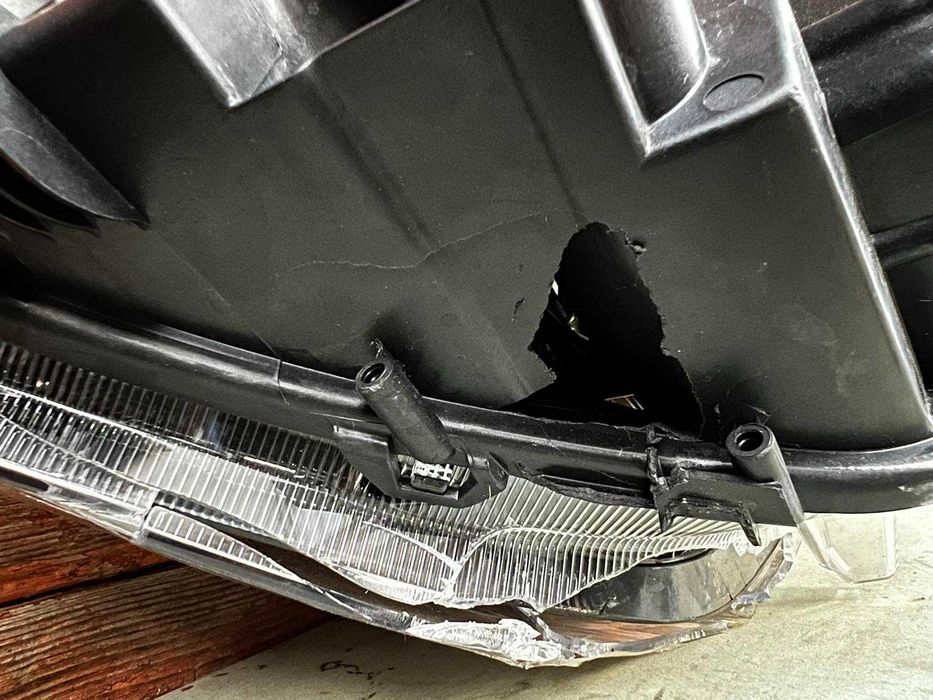 Фар за VW TAIGO LED (За части)