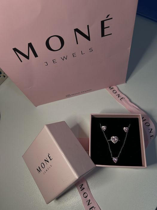 набор украшений Mone