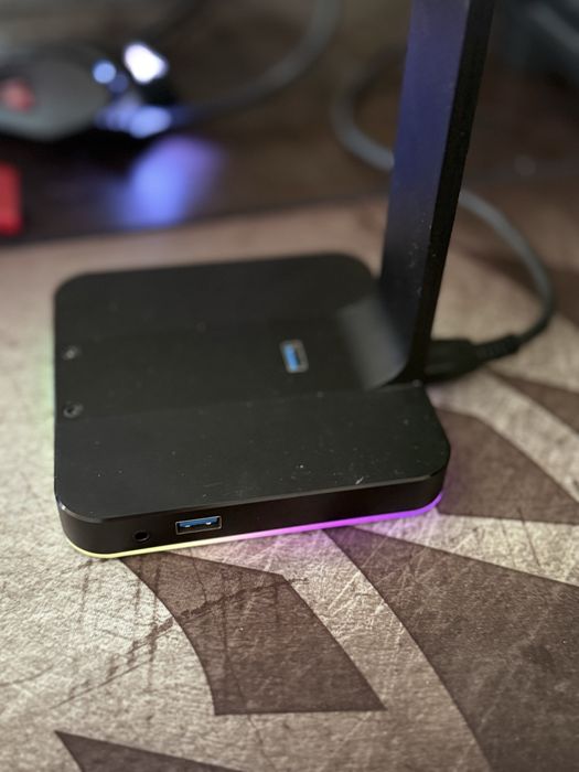 Corsair St100 топ стойка за слушалки