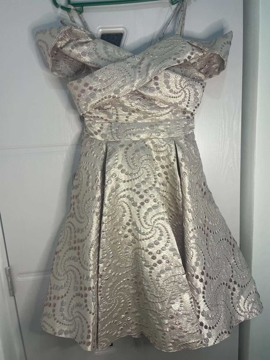 Vand rochie de ocazie