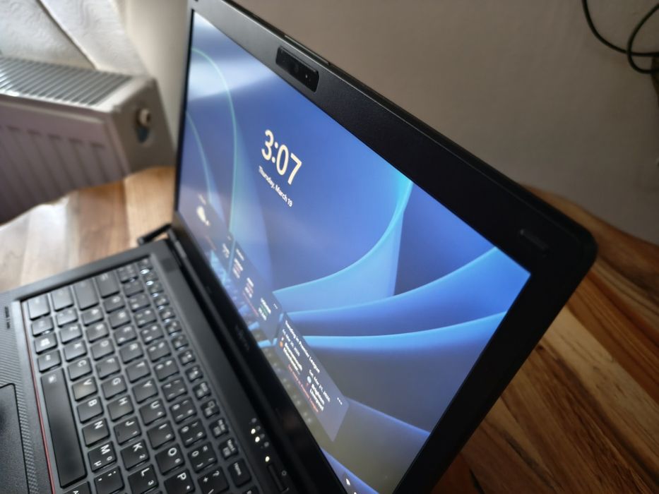 Fujitsu 32GB RAM | i5-8250U | SSD | Ecran Full HD IPS