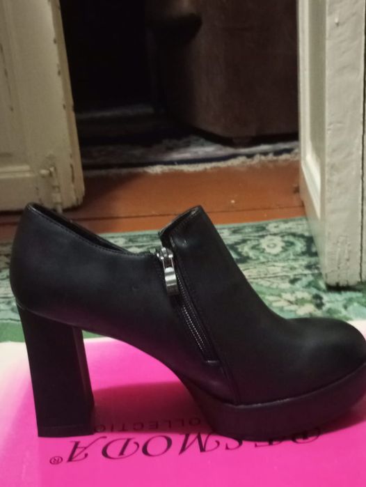 Продается обувь покупали в Москве