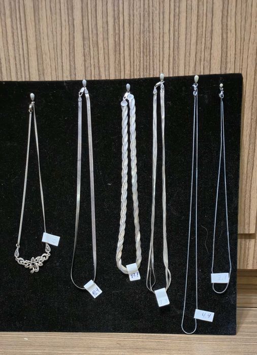 Женские ювелирные украшения из серебра советского периода.