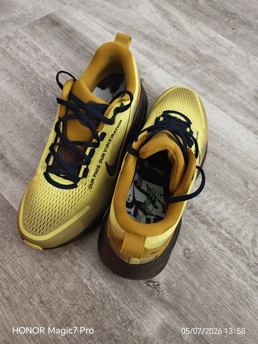 Nike Vomero 18 SE