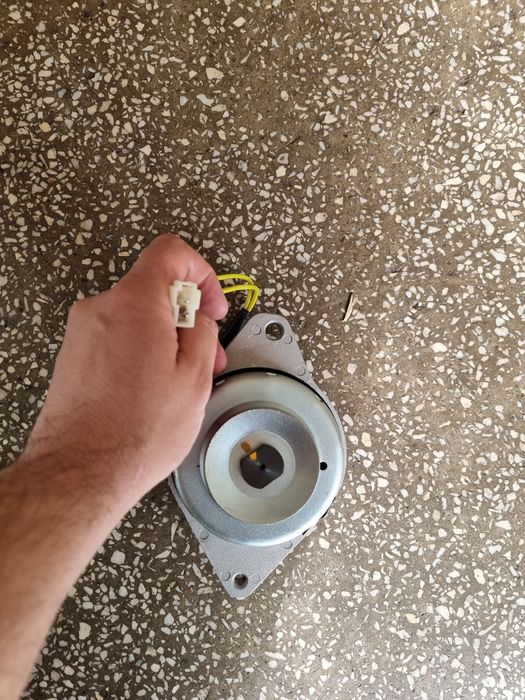 Alternator Yanmar F17 F18 F20 F22 F24 F32 F46 F195 FX26 FX28 FX32 FX42