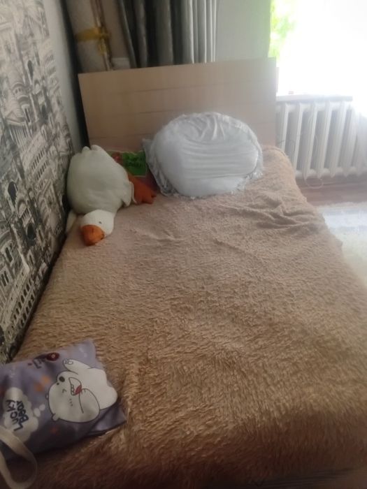 Кровать для спальни