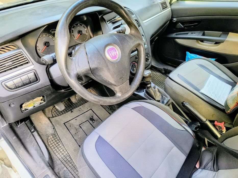 Vand Fiat Linea an fabricație 2008