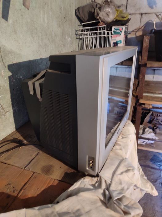 Отдам даром телевизор