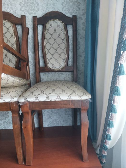 Продам стол и стулья