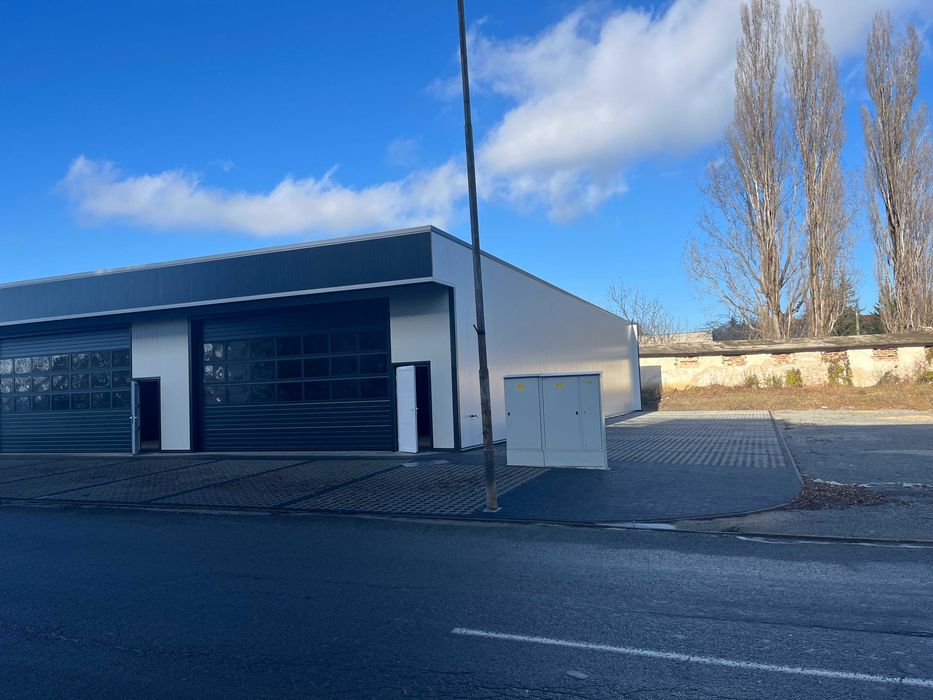 Дава се под наем Магазин в Казанлък - 145 кв.м за 494.7 € - Снимка #2