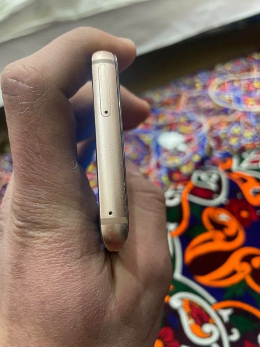 Samsung S9 64/4  ishlashi zor pul kere shunga sotilvotti