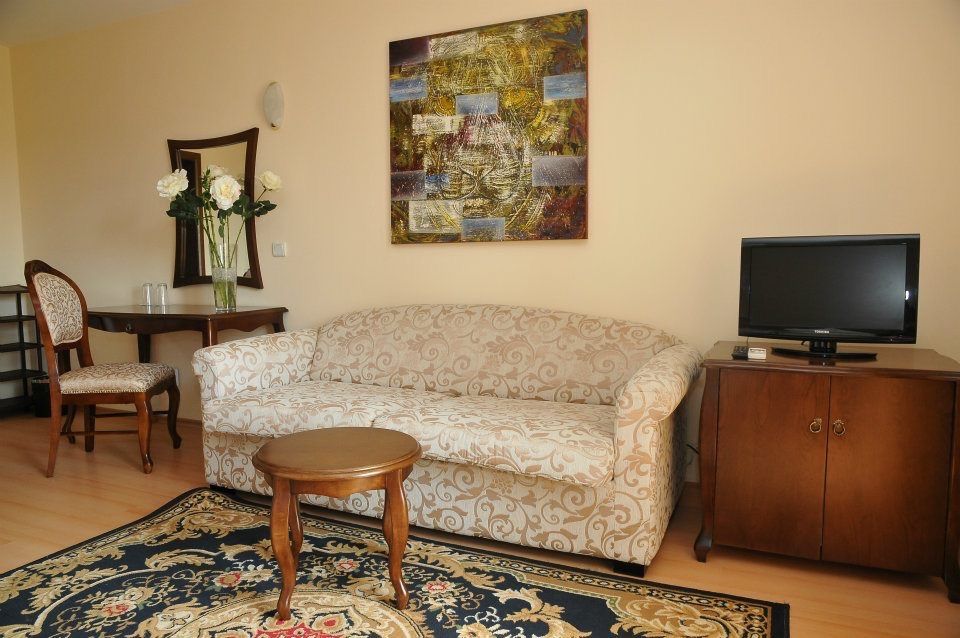 Дава се под наем Едностаен апартамент в к.к. Слънчев бряг - 43 кв.м за 663 € - Снимка #4