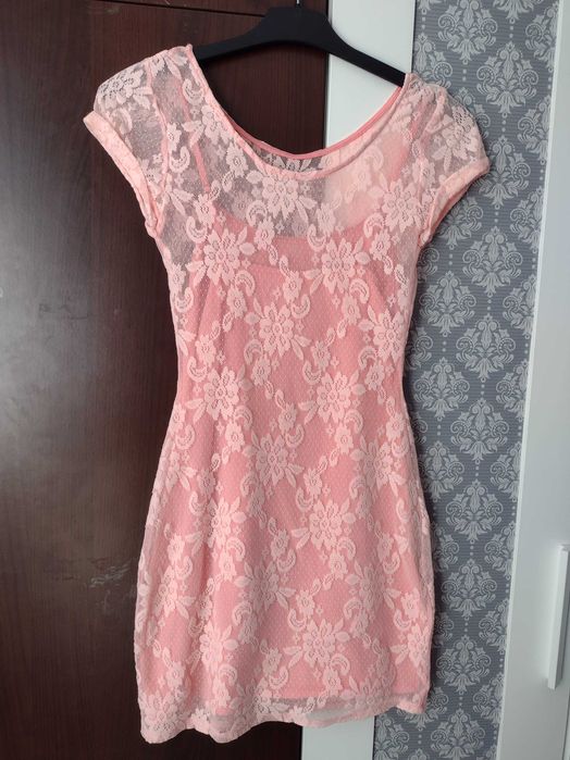 Rochita scurta roz pudra cu dantela, masura S, folosita Doar O Data